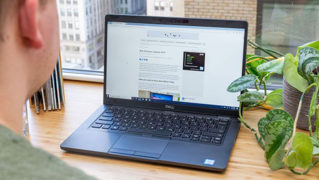 Màn hình cảm ứng 14 inch, 1080p của máy tính xách tay này mờ